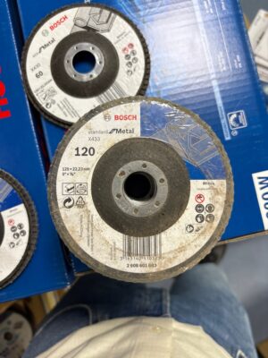 Bosch 125 mm 120 Grit Aluminum Oxide Flap Disc, 2608601683
